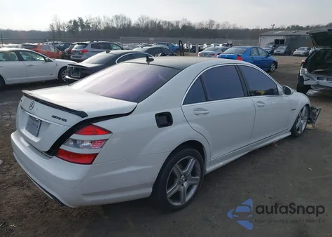 2008 Mercedes-Benz S 550 z USA, uszkodzony, nr VIN WDDNG71X28A154789